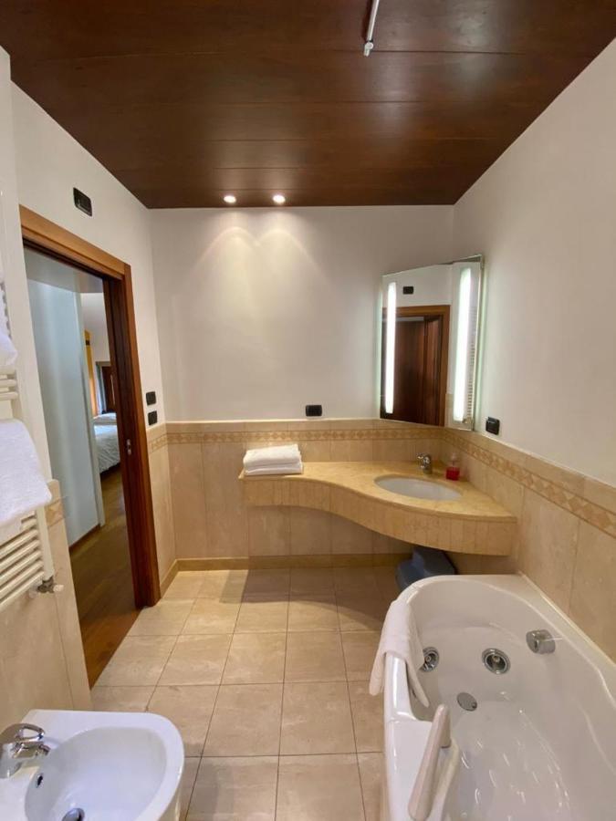 Suite Mavino Appartamenti Sirmione Exterior foto